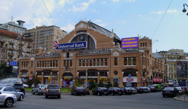 Бессарабскую площадь в Киеве начнут обустраивать зеленой изгородью с 16 мая