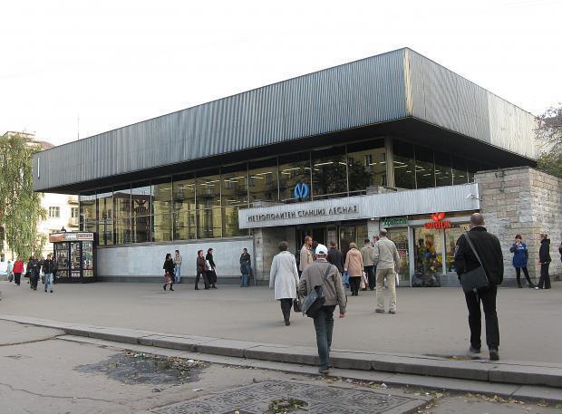 Столичную станцию метро “Лесная” закроют на выход в часы пик до 6 октября