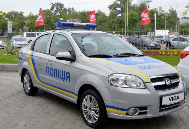 Полиция Киевщины получила новые освященные “запорожцы” с иконками (фото)