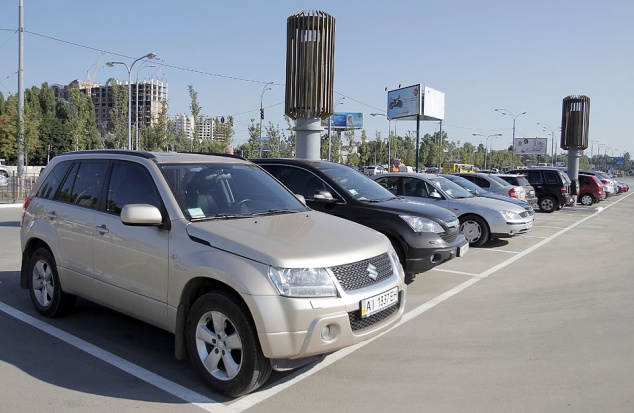 Столичный бюджет ежегодно теряет почти 170 млн гривен из-за нелегальных парковок - активисты