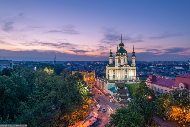 В Киеве весной откроют смотровую площадку Андреевской церкви