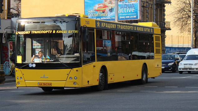 Киевские ярмарки завтра изменят движение автобусов и троллейбусов (схемы)