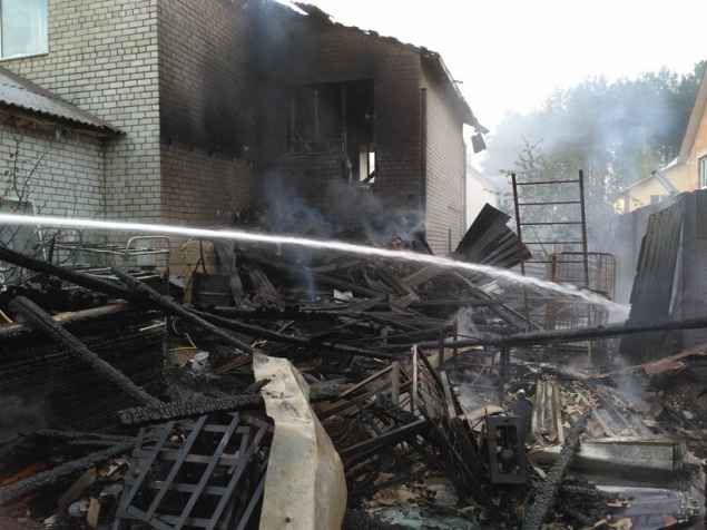 В Славутиче на Киевщине выгорел коттедж (фото)
