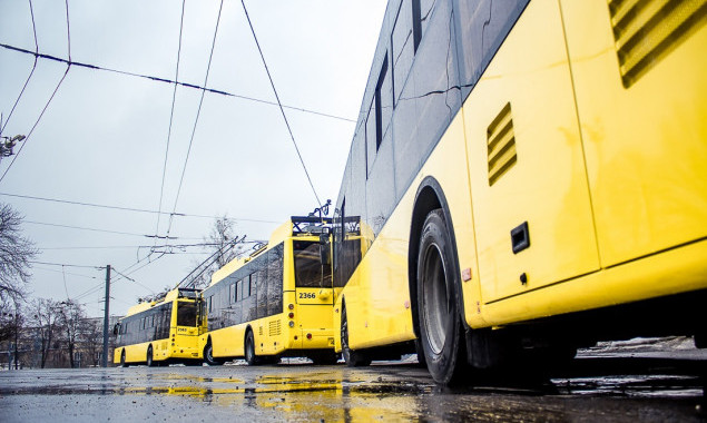 В Киеве изменят маршруты троллейбусов из-за ремонта улицы Елены Телиги (схема)