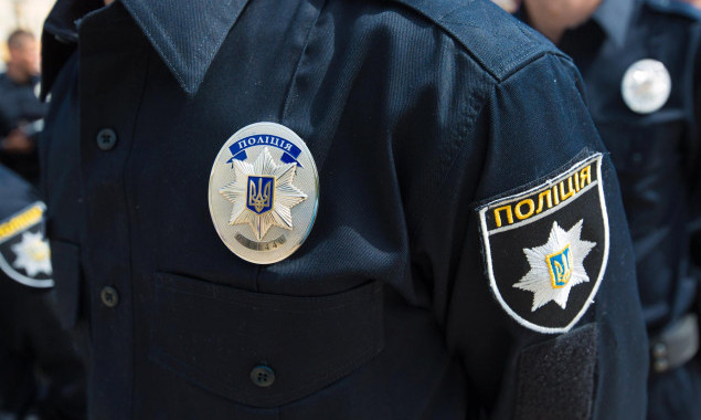В Киеве избили полицейского