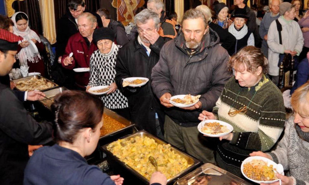 С завтрашнего дня в Киеве на Печерске нуждающиеся смогут получить горячее питание