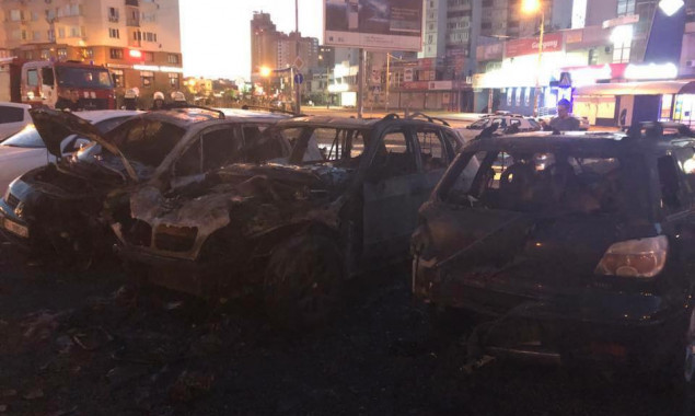 В Дарницком районе сожгли три иномарки, среди которых автомобиль помощника нардепа (фото)