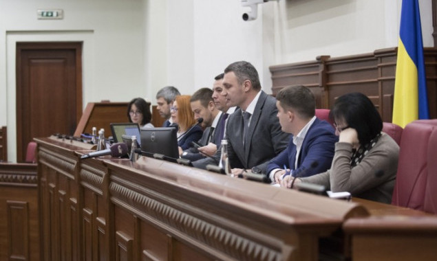 Кличко убедил депутатов проголосовать за разрыв договора со скандальным застройщиком Осокорков