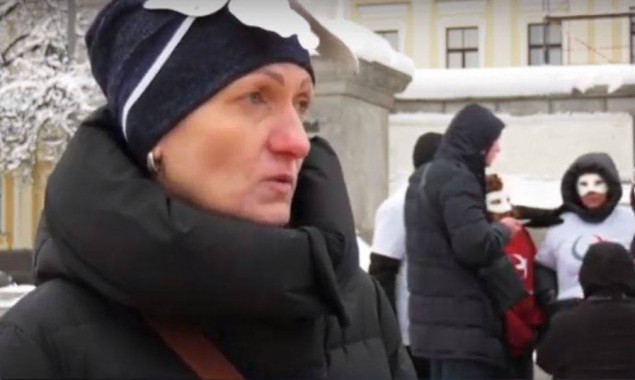 Секс-работники в масках пикетировали Главное управление национальной полиции в Киеве (видео)