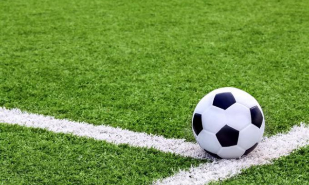 Киевские власти решили в 2019 году реконструировать в столице 32 школьных футбольных поля