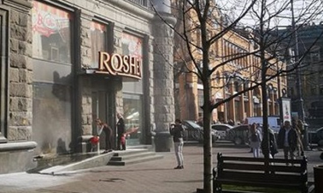 На столичном Крещатике горел магазин Roshen (видео)