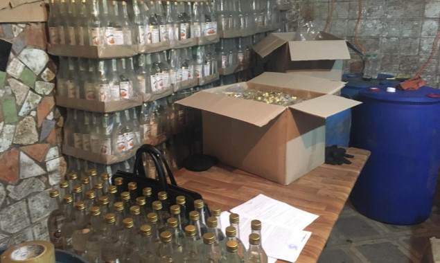 На Киевщине с начала года налоговики из незаконного оборота изъяли спирта на 80,5 млн гривен