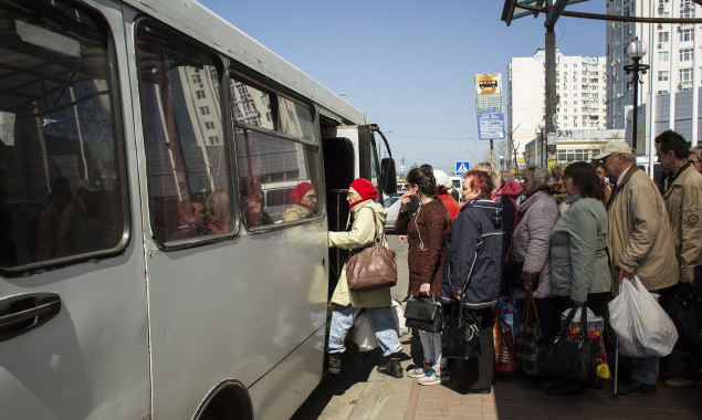 Жители столичных Осокорков негодуют на качество пассажирских перевозок в микрорайоне