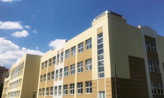 Кабмин выделил деньги для завершения строительства гимназии в Буче на Киевщине
