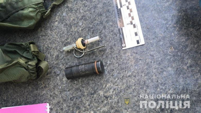 Возле Верховной Рады в Киеве задержали дезертира с гранатой (фото)