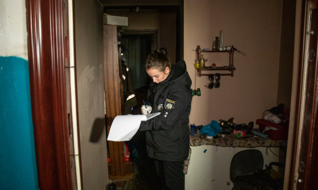 При тушении пожара в жилом доме на проспекте Победы в Киеве обнаружили тело мужчины (видео)