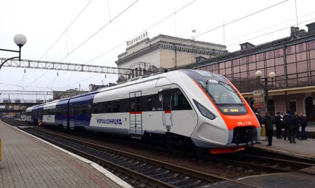 Новый украинский дизель-поезд сломался на маршруте из Киева в аэропорт “Борисполь”
