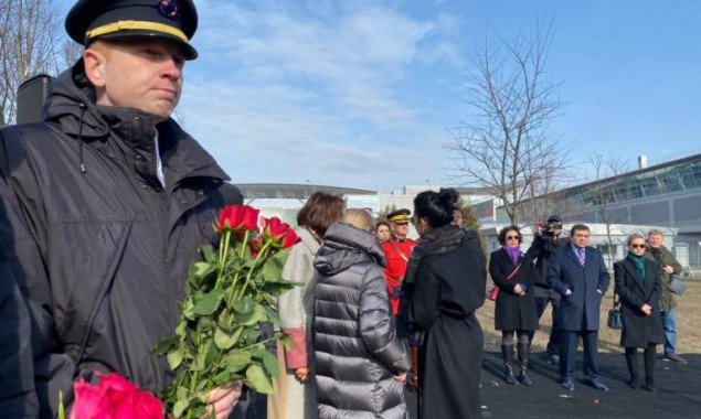 В аэропорту “Борисполь” заложили первый камень мемориала жертвам авиакатастрофы в Иране (фото, видео)