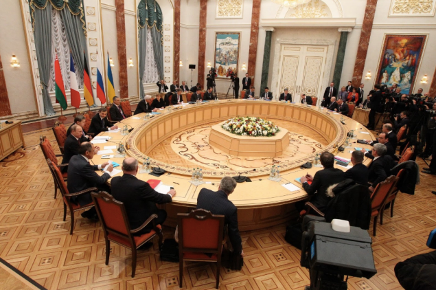 ТКГ в Минске решила усадить за стол переговоров представителей официального Киева и сепаратистов ОРДЛО (документы)