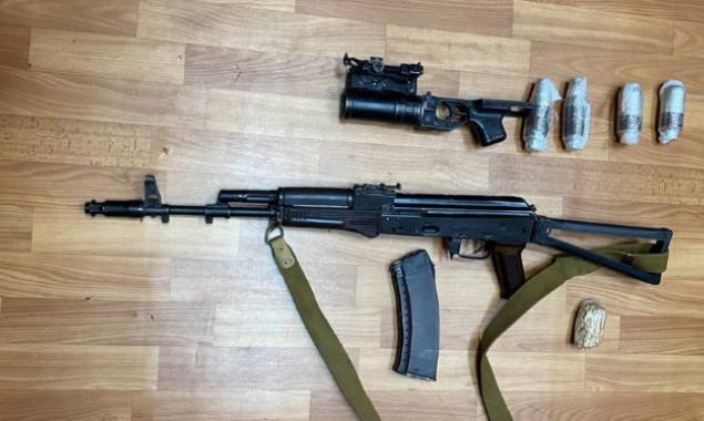 СБУ предотвратила на Киевщине торговлю оружием и боеприпасами из зоны ООС (фото, видео)