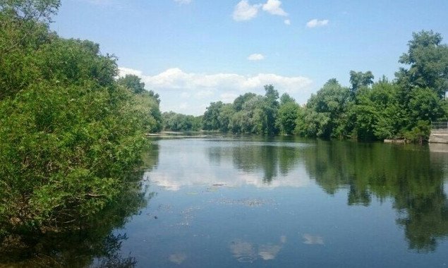 КП “Плесо” просят наконец-то закончить работы по восстановлению озера Подборное в Дарницком районе Киева