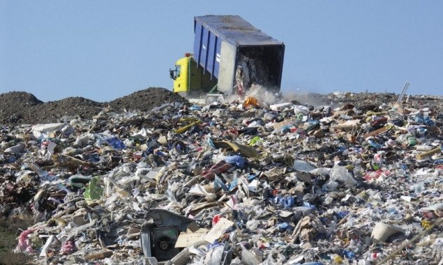 Госэкоинспекция зафиксировала загрязнение мусором 1,8 га земли в Мироновском районе Киевщины