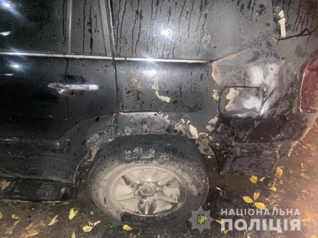 Полиция задержала подозреваемого в поджоге машин на столичном Печерске (фото)
