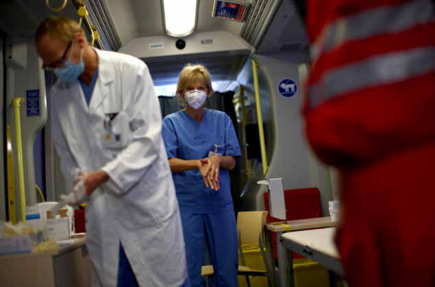 За сутки в Украине выявили почти 9 тысяч новых носителей коронавируса