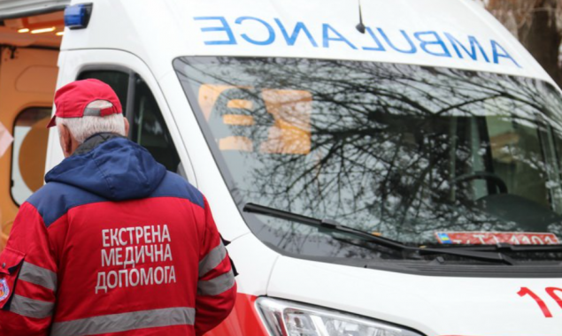 В Киеве на строительной площадке 20-летнему парню оторвало ногу