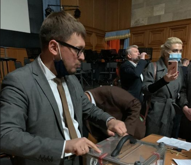Депутати Київоблради відправили у відставку голову КОР Склярова