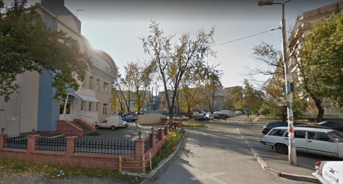 Столичная прокуратура через суд требует вернуть в коммунальную собственность здание в Дарницком районе