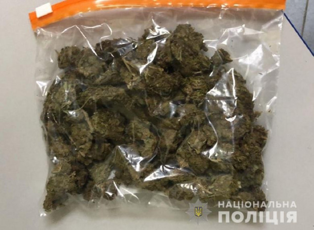 В Киеве уроженцы Донбасса сбывали наркотики через почтоматы