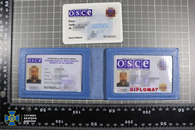 Прокуратура и СБУ ликвидировали в столице схему по продаже фальшивых удостоверений ОБСЕ