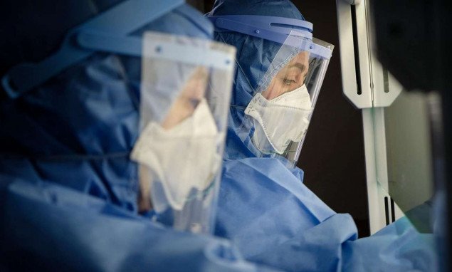 За сутки в Украине от коронавируса умерли 725 человек