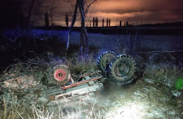 На Київщині в результаті  ДТП загинули водій та пасажир трактора