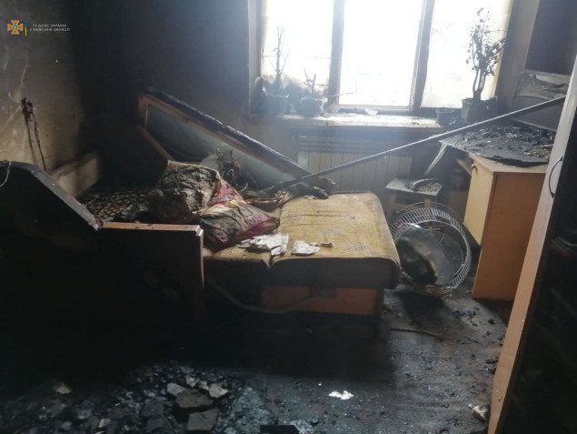 В Борисполе при пожаре в многоэтажке пострадал мужчина