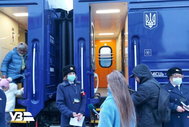 За 2 месяца поезд Мариуполь - Рахов, проходящий через Киевщину, перевез 27 тысяч пассажиров