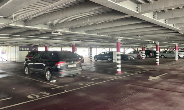В аеропорту “Бориспіль” пояснили, як власникам забрати автомобілі з паркінгу
