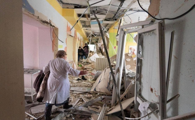 У Маріуполі окупанти вкрали з разбомбленої лікарні апарати ШВЛ
