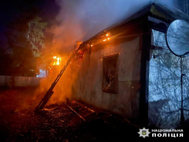 Поліція Київщини встановлює обставини загибелі на пожежі жінки з 7-річною дитиною